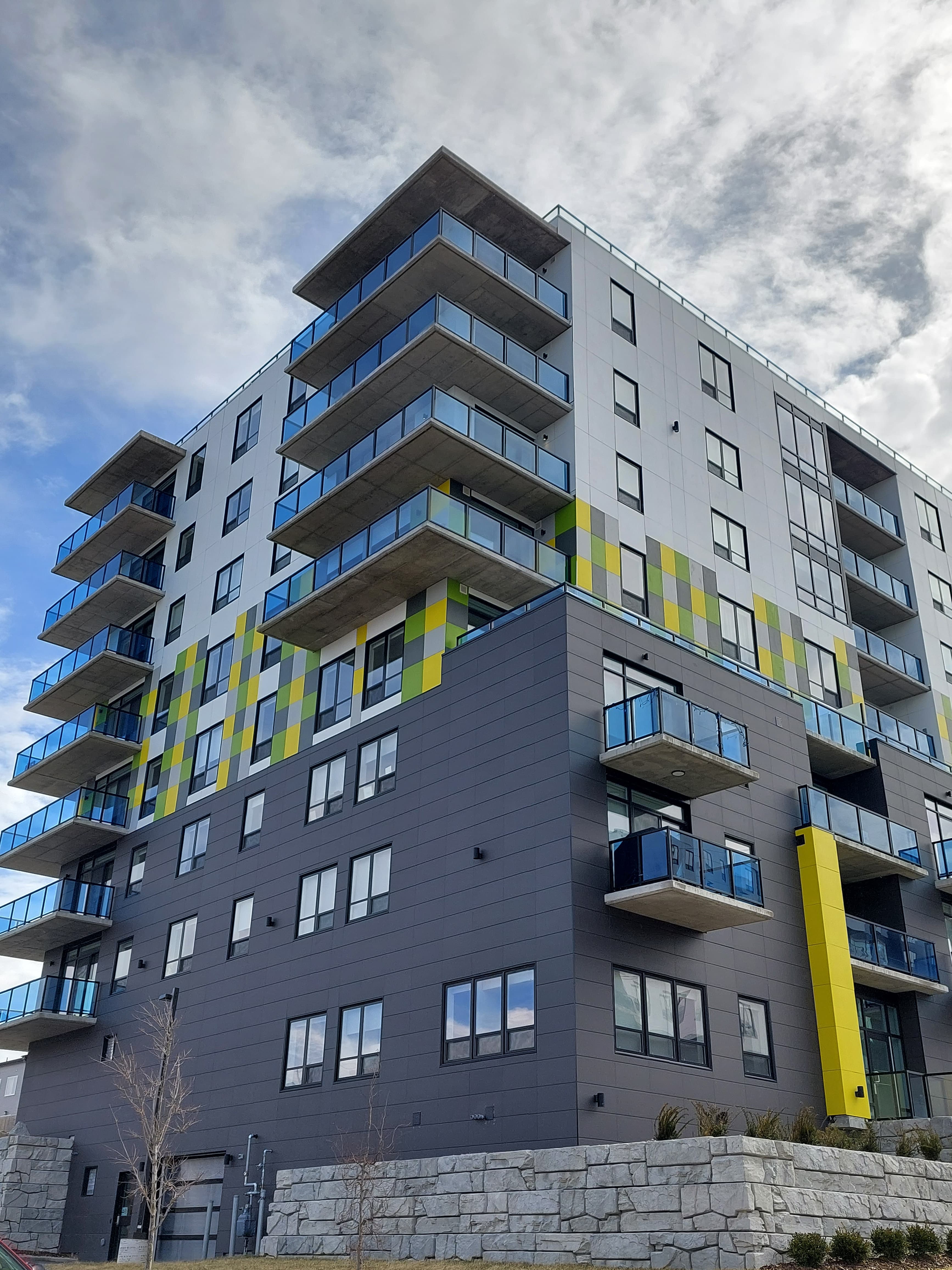 Multi-unit apartment